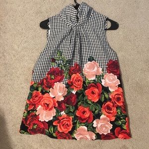 💕Beautiful Houndstooth Floral Top💕